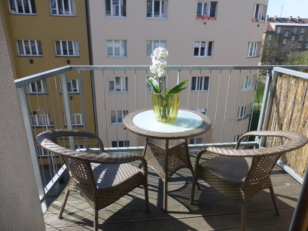 Apartments Palmovka Praga Esterno foto